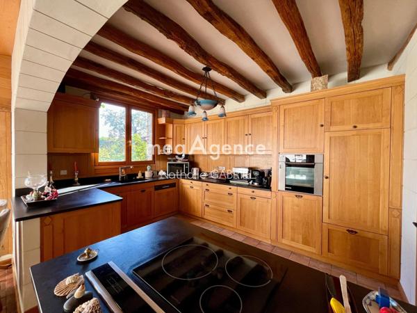 Maison à LES PONTS-DE-CE, 49130 - 8 pièces 165m²