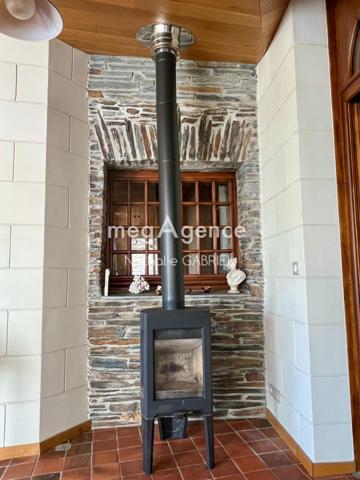 Maison à LES PONTS-DE-CE, 49130 - 8 pièces 165m²