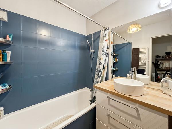 Appartement Mérignac 3 pièces 64.81 m2 résidence sécurisée avec piscine