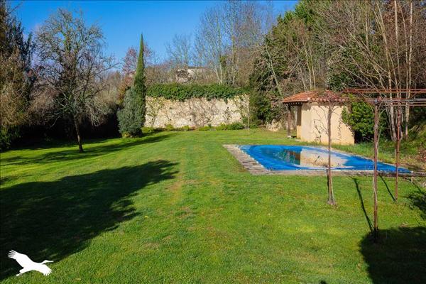 Maison à vendre |  Saint-Lary |  7 pièces | 393 m²