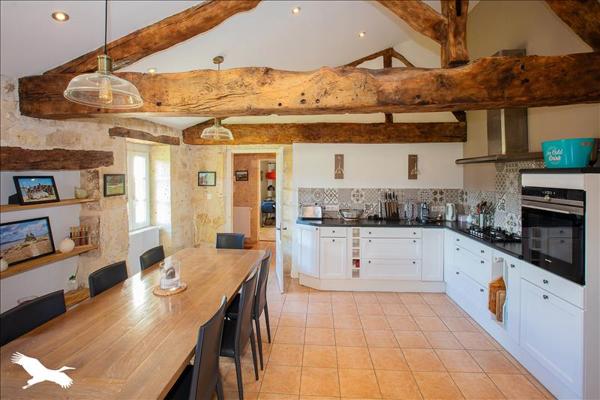 Maison à vendre |  Saint-Lary |  7 pièces | 393 m²