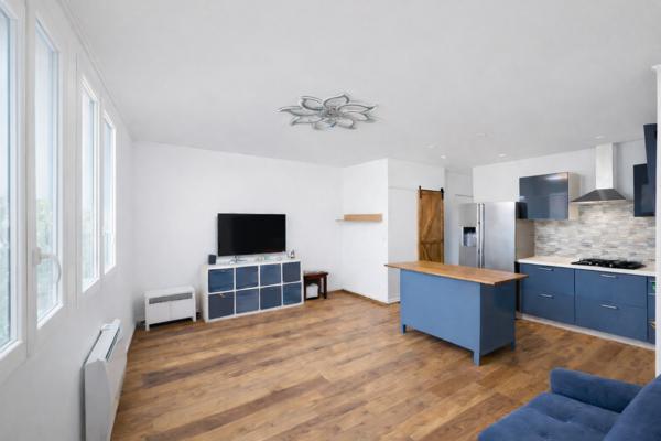 Appartement
         4 pièces
        - 60 m² 299 000 € *