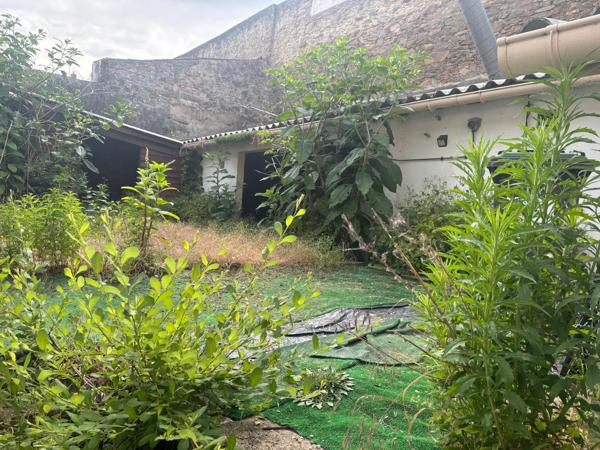 A vendre- Bien à rénover intégralement en plein cœur de la Roche sur Yon