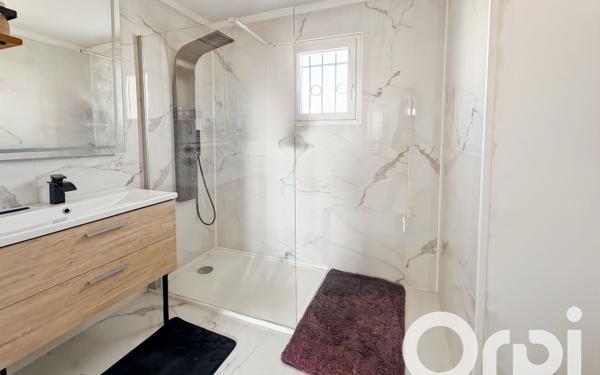 Maison à vendre    4 pièces •  Donzère