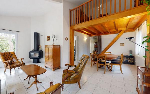 Maison à vendre    4 pièces • 114 m2 Étoile-sur-Rhône