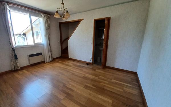 Maison à vendre    5 pièces •  Azerables