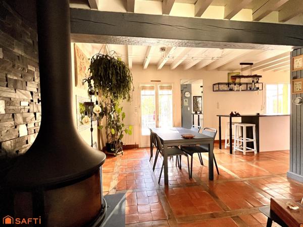 Maison atypique avec piscine au sud d’Orgères