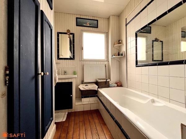 Maison atypique avec piscine au sud d’Orgères