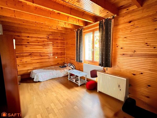 Maison atypique avec piscine au sud d’Orgères