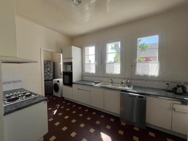 Saint-Laurent-sur-Mer (14710) Maison T12 de 270m2 - Terrain 2870 m2