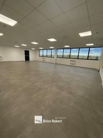 Bureaux à louer modulables avec parking à Saint-Quentin-Fallavier