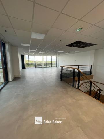Bureaux à louer modulables avec parking à Saint-Quentin-Fallavier