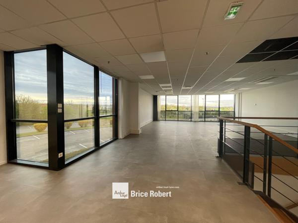 Bureaux à louer modulables avec parking à Saint-Quentin-Fallavier