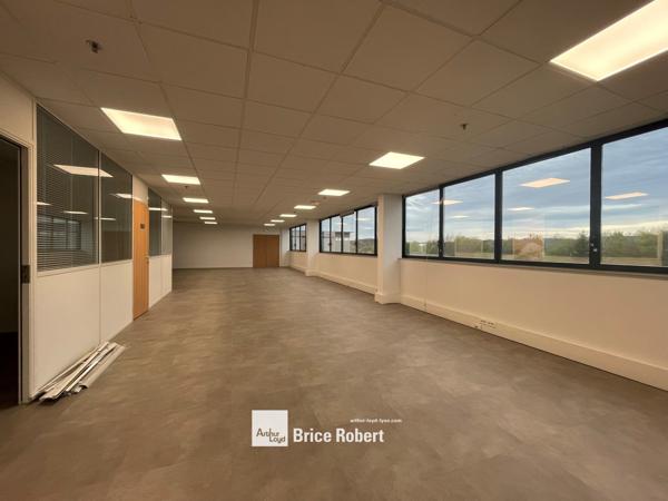Bureaux à louer modulables avec parking à Saint-Quentin-Fallavier