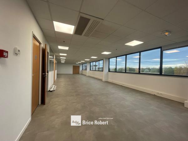 Bureaux à louer modulables avec parking à Saint-Quentin-Fallavier