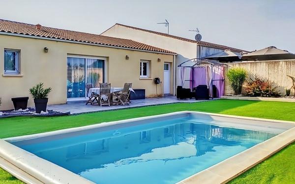 Maison à vendre    5 pièces •  Angliers