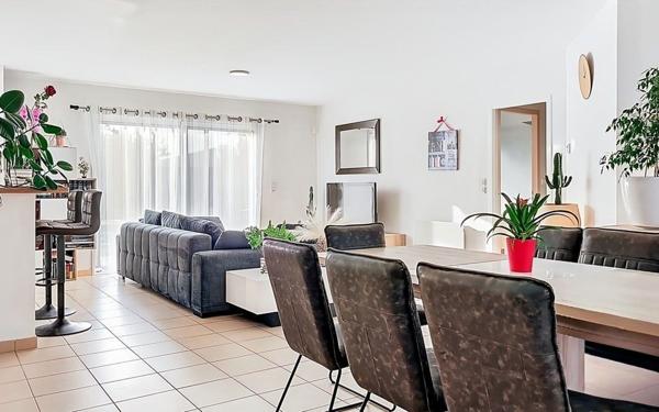 Maison à vendre    5 pièces •  Angliers