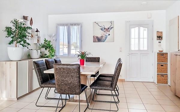 Maison à vendre    5 pièces •  Angliers