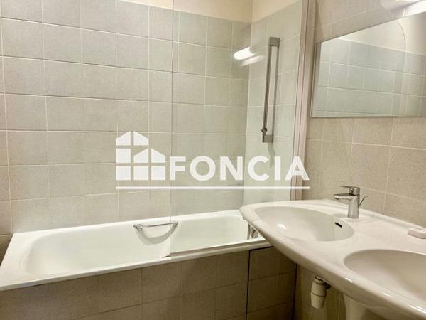 Location Appartement 6 pièces 175.8 m² - 40 QUAI GAILLETON Lyon 69002