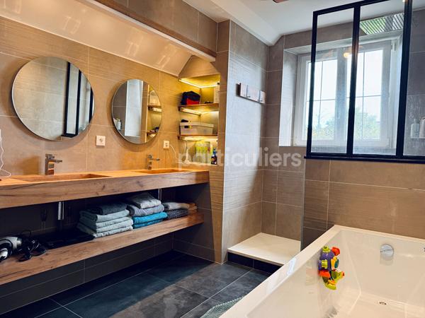 Vente
                Maison325 m² - 10 Pièces -
                    CONDE SUR VIRE (50890)