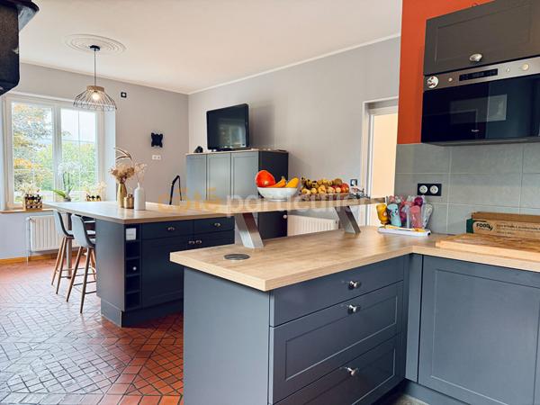Vente
                Maison325 m² - 10 Pièces -
                    CONDE SUR VIRE (50890)