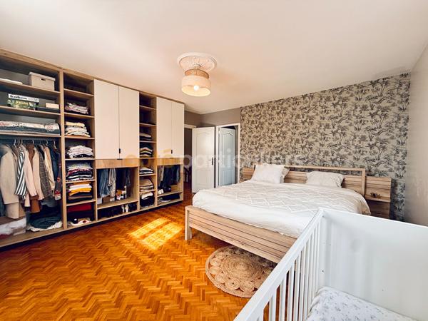 Vente
                Maison325 m² - 10 Pièces -
                    CONDE SUR VIRE (50890)