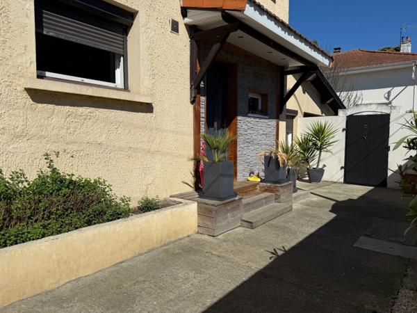 Maison à vendre 4 pièces TARBES (65) - Jardin arboré - piscine