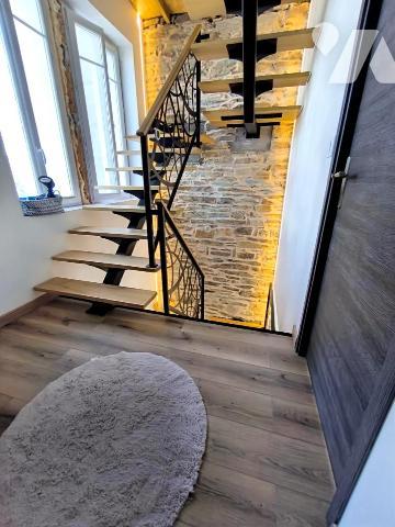 MAISON ENTIEREMENT RENOVEE EQUEURDREVILLE 2 CHAMBRES + GRENIER + JARDIN