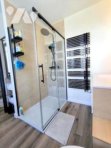 MAISON ENTIEREMENT RENOVEE EQUEURDREVILLE 2 CHAMBRES + GRENIER + JARDIN