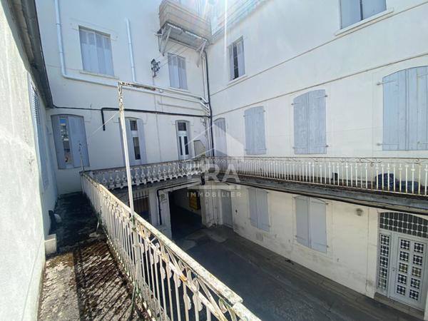 Centre ville Tarbes appartement de caractère 5 pièces 153.2 m2