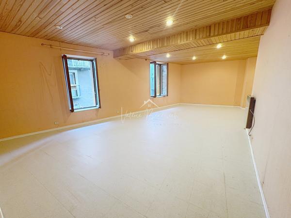 Saint-Affrique (12400) Maison avec véranda et commerce/atelier en CV Saint-Affrique !