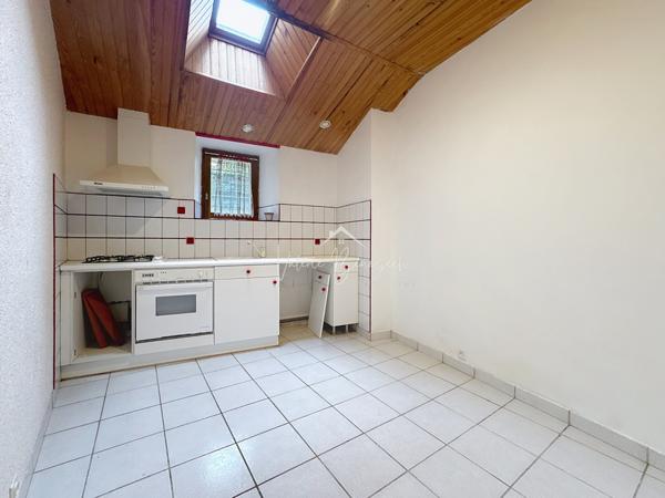 Saint-Affrique (12400) Maison avec véranda et commerce/atelier en CV Saint-Affrique !