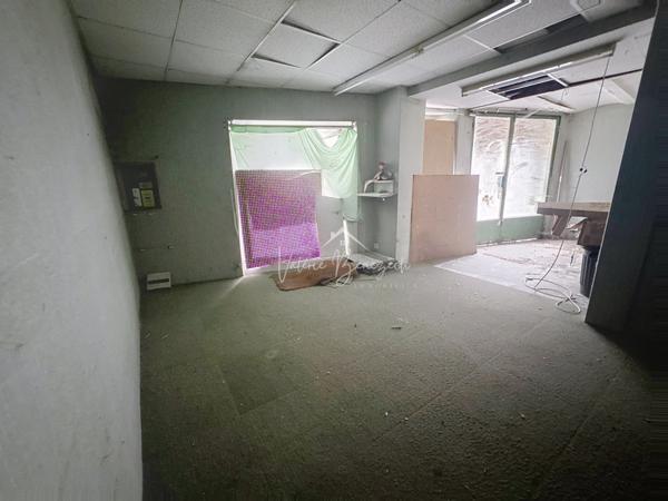 Saint-Affrique (12400) Maison avec véranda et commerce/atelier en CV Saint-Affrique !