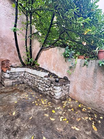 Saint-Affrique (12400) Maison avec véranda et commerce/atelier en CV Saint-Affrique !