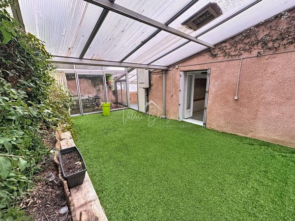 Saint-Affrique (12400) Maison avec véranda et commerce/atelier en CV Saint-Affrique !