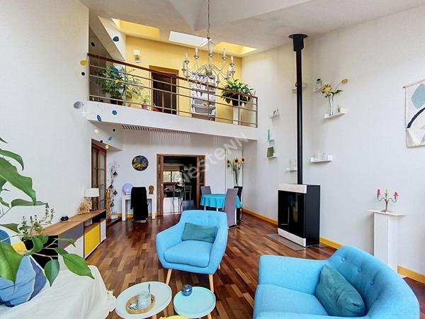 Château-Gontier : A vendre, maison de 230m2 avec cinq chambres - Proche des commerces et collèges