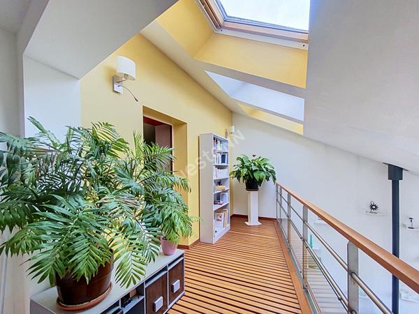Château-Gontier : A vendre, maison de 230m2 avec cinq chambres - Proche des commerces et collèges