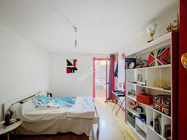 Château-Gontier : A vendre, maison de 230m2 avec cinq chambres - Proche des commerces et collèges