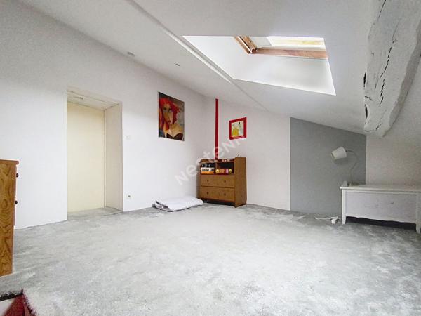 Château-Gontier : A vendre, maison de 230m2 avec cinq chambres - Proche des commerces et collèges
