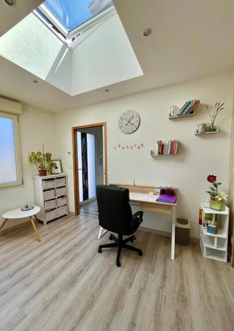 Château-Gontier : A vendre, maison de 230m2 avec cinq chambres - Proche des commerces et collèges