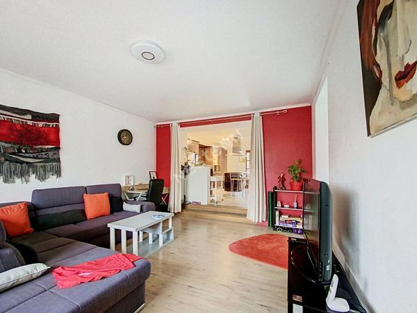 Château-Gontier : A vendre, maison de 230m2 avec cinq chambres - Proche des commerces et collèges