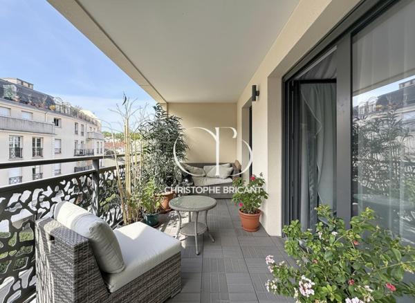 Appartement Rosny Sous Bois  Centre Ville 4 pièce(s) 88 m2 Avec extérieur