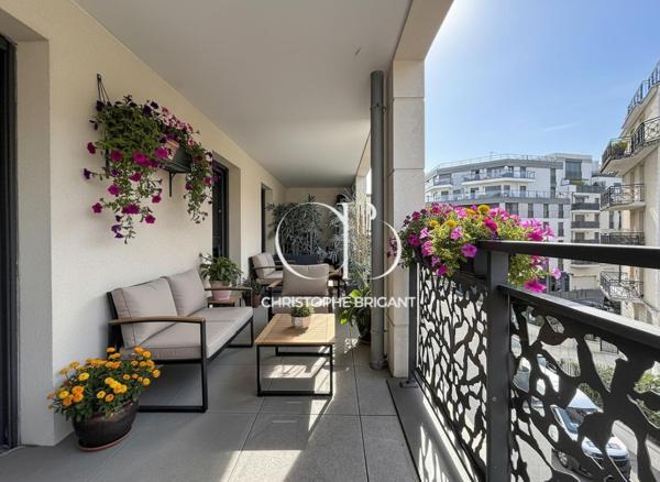 Appartement Rosny Sous Bois  Centre Ville 4 pièce(s) 88 m2 Avec extérieur