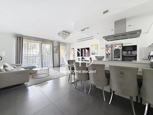 Appartement Rosny Sous Bois  Centre Ville 4 pièce(s) 88 m2 Avec extérieur