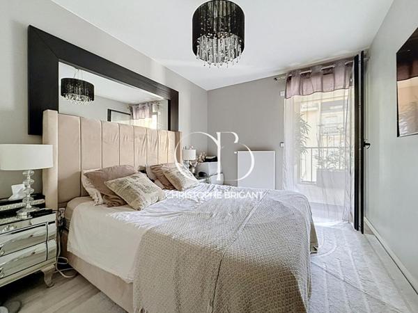 Appartement Rosny Sous Bois  Centre Ville 4 pièce(s) 88 m2 Avec extérieur
