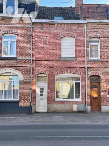 A VENDRE A NIEPPE (59270) dans le Nord (59) : MAISON DE VILLE AVEC COUR ? A CONFORTER - Surface...