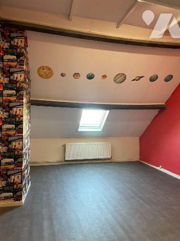 A VENDRE A NIEPPE (59270) dans le Nord (59) : MAISON DE VILLE AVEC COUR ? A CONFORTER - Surface...