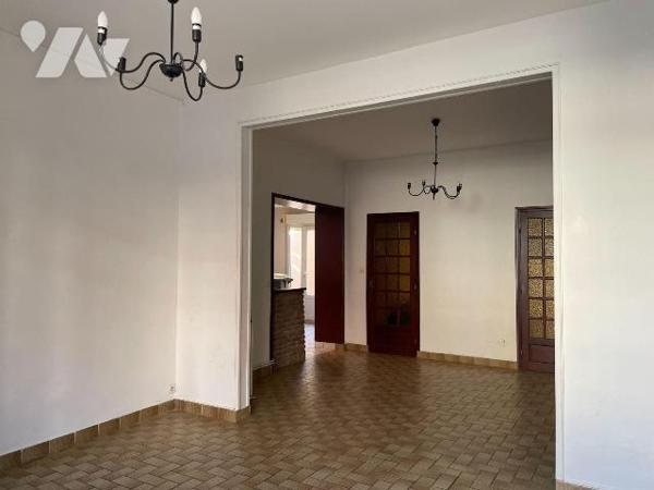 A VENDRE A NIEPPE (59270) dans le Nord (59) : MAISON DE VILLE AVEC COUR ? A CONFORTER - Surface...