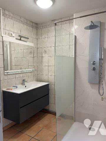 A VENDRE A NIEPPE (59270) dans le Nord (59) : MAISON DE VILLE AVEC COUR ? A CONFORTER - Surface...