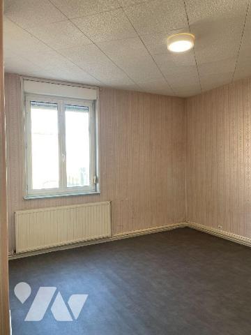 A VENDRE A NIEPPE (59270) dans le Nord (59) : MAISON DE VILLE AVEC COUR ? A CONFORTER - Surface...